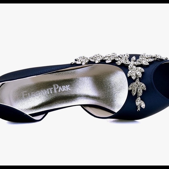 Elegant Park Satin Women’s Heels - Picture 5 of 10